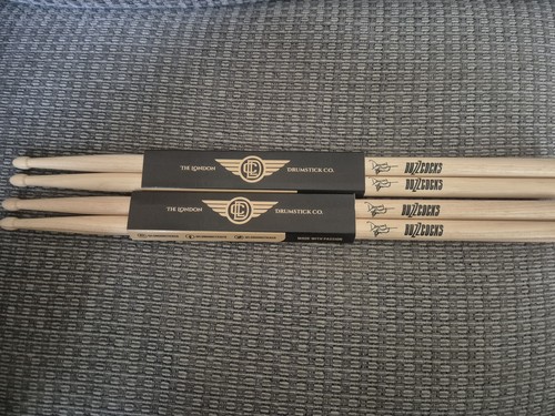 Drumsticks artist signature - drumsticks,